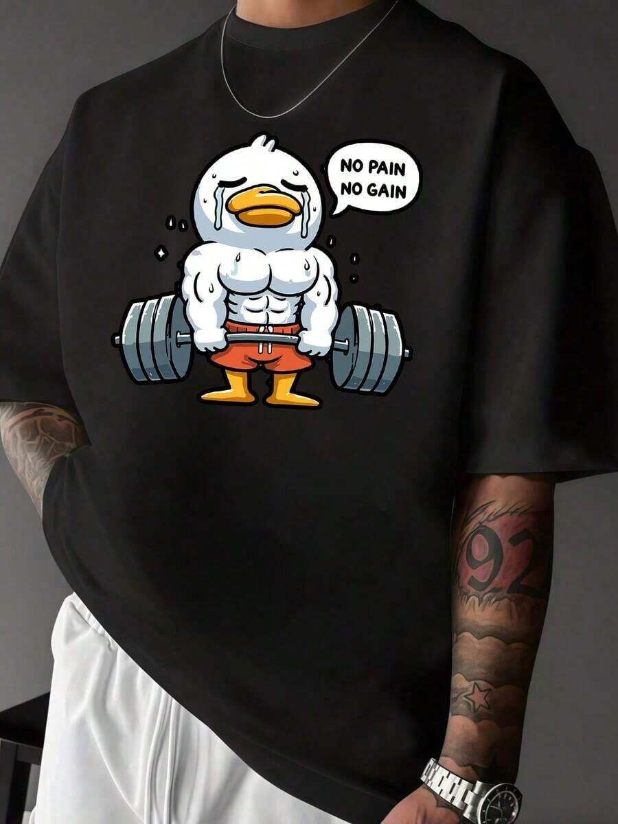 A Muscular Duck Lifts A Barbell With An Expression Of Effort, Conveying The Message Of Overcoming One's Limits And Achieving Inner Strength Through Sweat And Determination. Men's Casual, Modern, Comfortable T-Shirt For Training And Everyday Wear. - 黑色 - 查看 1