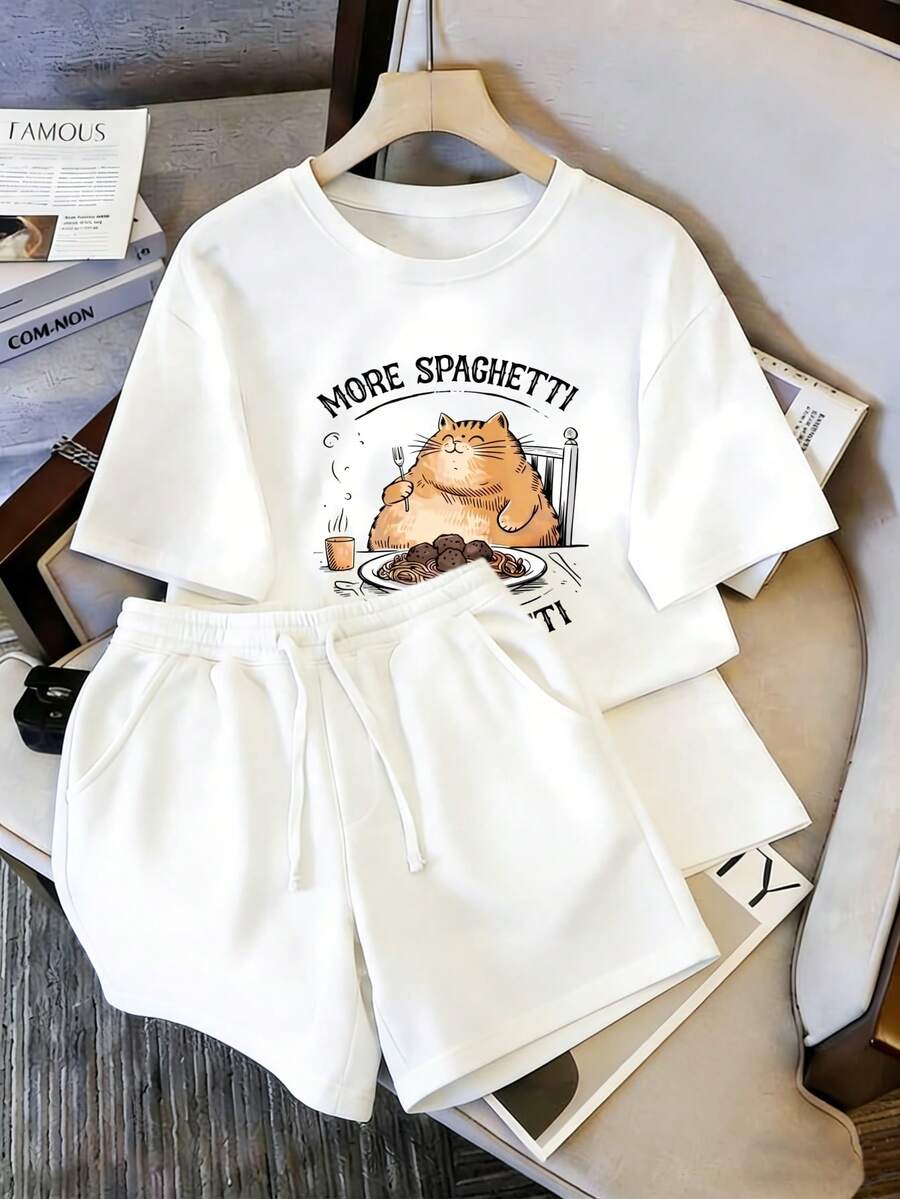 Conjunto de dos piezas para mujer, blusa con gato gordo comiendo espaguetis y texto "MORE SPAGHETTI", diseño tierno para uso diario - Camiseta blanca + pantalones cortos blancos - Ver 1