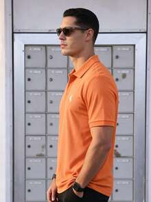 Camisa polo de manga corta de unicolor para hombres, camisa de manga corta para hombres, camisa de golf casual de color minimalista, adecuada para uso diario casual, salidas de fin de semana, actividades al aire libre, aventuras de viaje, entornos de trabajo relajados o ocasiones semi-formales, adecuada como regalo para novio/esposo - Amarillo Mostaza - Ver 4