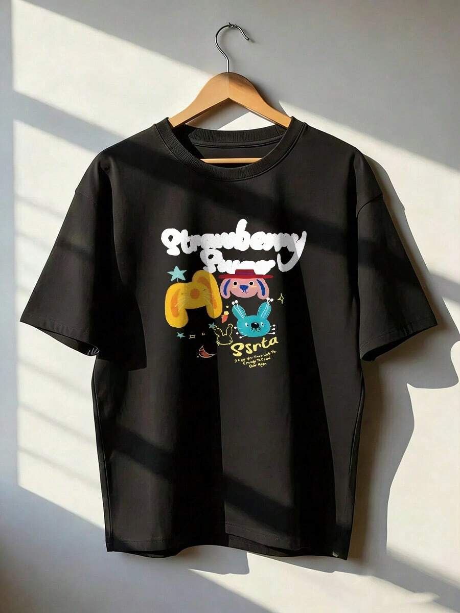 T-Shirt With Three Rabbit Faces And The Text "Strawberry," A  Short-Sleeved T-Shirt For Spring And Summer 2026, Made In Mexico, 180 Grams. Cartoon Print, Couple Design, Suitable For Indoor Or Outdoor Wear. Crew Neck, Unisex, Ideal For The Office And Leisure. One-Pack. - BK-P631577SLNDXZGY638 - 查看 1