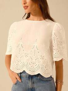 Blusa corta de mujer con hombros fruncidos, de encaje calado y lavable, para vacaciones - Blanco - Ver 10
