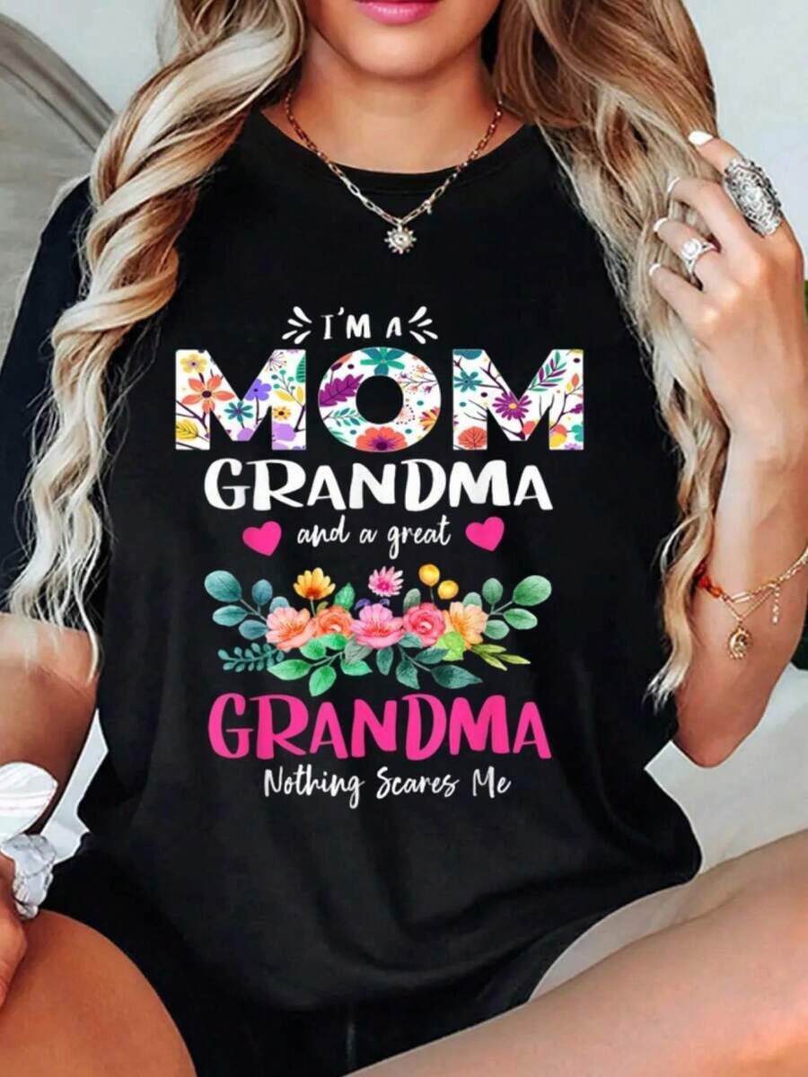 Y2K T-Shirt For Moms And Grandmas With A Vibrant Floral Design And Fun Message: "I'm A Mom, Grandma, And A Great Grandma, Nothing Scares Me." Ideal For Mother's Day Or A Unique Gift With Mexican Style. Comfortable And Modern, Perfect For Any Occasion. BOFV - 黑色 - 查看 1