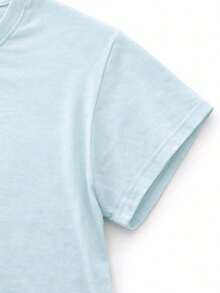 Women's T-Shirt Made Of 100% High-Quality Cotton. This T-Shirt Guarantees Exceptional Softness To The Touch, A Round Neck With A "Disney Minnie Mouse Retro Typography" Print, And Short Sleeves. - 水-Est-White - 查看 2