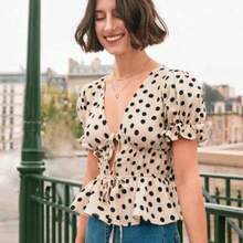 Frenchy Blusa de diseñador con estampado de lunares, lazo delantero y dobladillo con volantes - Multicolor - Ver 1