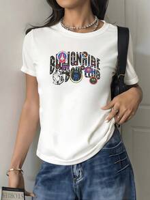 Astronaut Conquering The Universe Surrounded By Colorful Space Symbols That Evoke Exploration, Energy, And Futuristic Adventure In Every Detail. Modern, Casual, Comfortable Women's T-Shirt For Everyday Wear. - 白色 - 查看 8