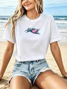 Camiseta Estampada para Mujer - Camiseta Casual de Manga Corta y Cuello Redondo en Color Blanco con Gráfico de Delfín Azul y Flor Rosa. Con un Corte Relajado para Todas las Estaciones, Perfecta para el Uso Diario y Atuendos de Vacaciones (Lavable aáquina). - Blanco - Ver 7