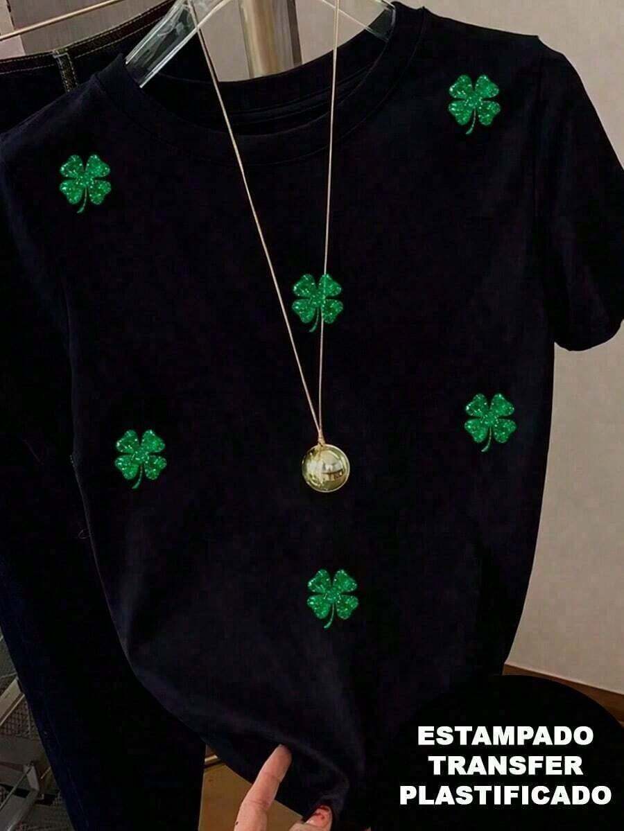 This Sweatshirt Features A Small Green Shamrock Design With A Shimmering Visual Effect, Which Is Actually A Printed Pattern. It Adopts A Classic St. Patrick's Day Style. Designed With A Crew Neck And Short Sleeves, It's Casual And Fashionable, Perfect For Everyday Wear. Loose And Comfortable With An Eye-Catching Look, It's Full Of Modern Charm And Is Undoubtedly Your Ideal Choice. - 黑色 - 查看 1