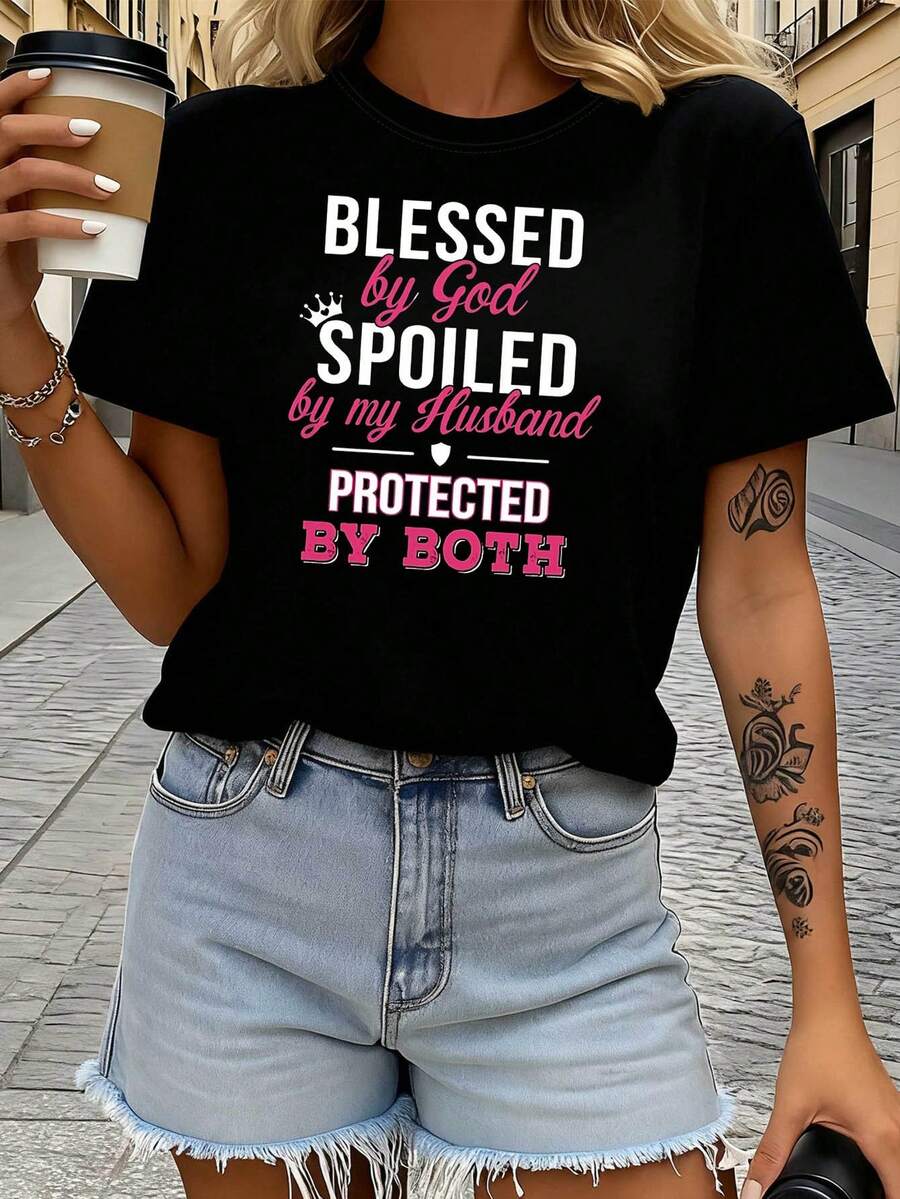 Bendecida por Dios, Mimada por su Esposo, Protegida por la Fe y la Familia - Camiseta Estampada para Mujer, Primavera-Verano, Manga Corta, Cuello Redondo, Casual, para Uso Diario, Regalo para Vacaciones - Negro - Ver 1