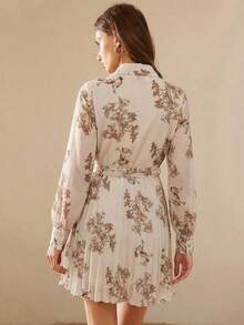Vestido con estampado de flores, botones delanteros y cinturón para vacaciones de mujer - Blanco - Ver 2