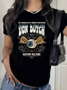 Ojo azul con alas doradas que simboliza la libertad y la visión creativa rodeado de llamas que evocan energía y movimiento camiseta de mujer moderna cómoda para uso diario - Negro - Ver 1