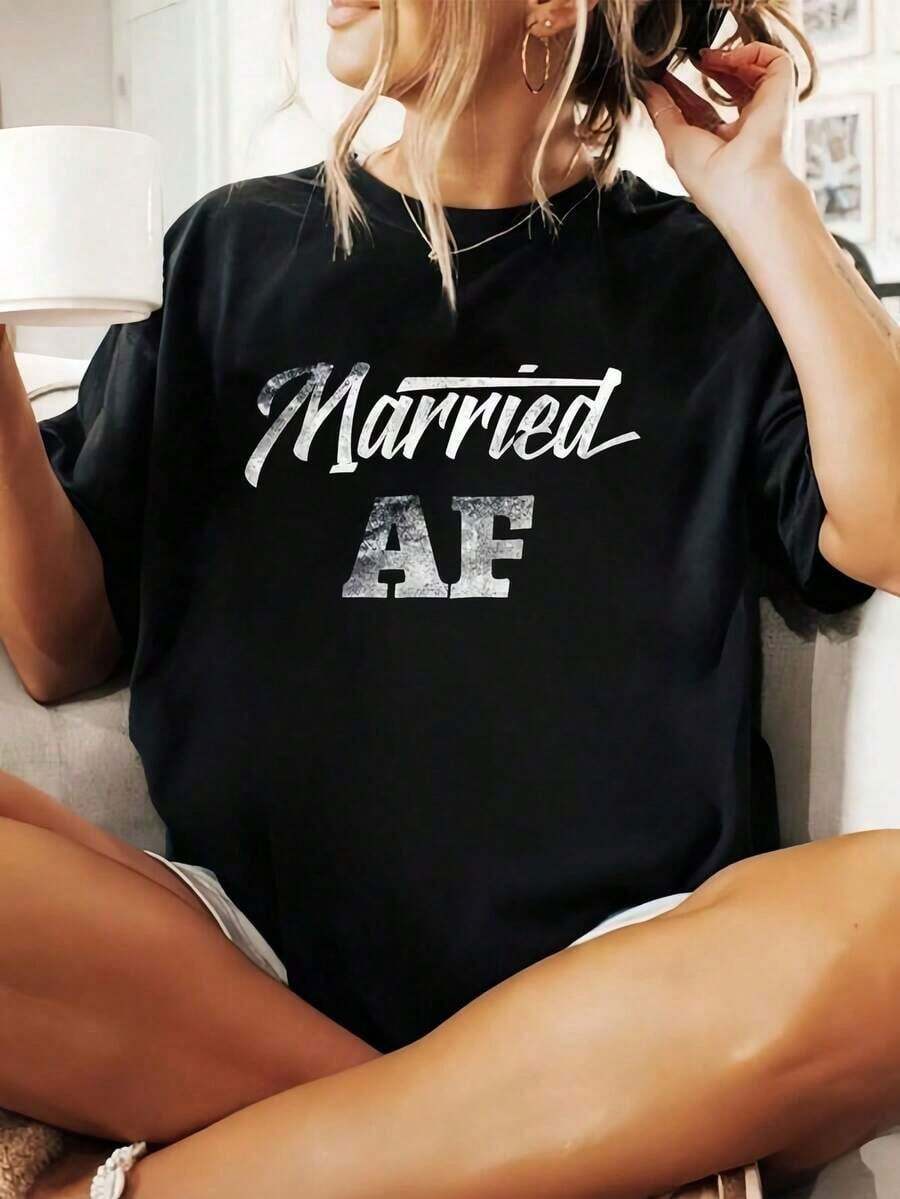 100% Cotton "Just Married AF" T-Shirt For Couples, Fun And Cute, For Men And Women, Soft And Breathable, Classic, Fashionable, For Summer, Round Neck, Printed, Short Sleeve, Casual For Daily Wear, Excellent Gifts For Friends And Family, 100% Cotton T-Shirts, Youthful And Modern Design, Casual Blouses For Women. - 黑色 - 查看 1