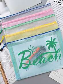 防水時尚海灘包，印有「Beach」字樣、棕櫚樹與太陽圖案。大容量透明化妝包配尼龍拉鍊，輕巧便攜，可存放防曬霜、零食、比基尼和海灘必需品。適合春夏收納，耐用，完美適用於游泳、海灘、潛水和夏季度假、返校。生日、節日、派對、婚禮（伴娘）的理想禮物與紀念品 - 彩色 - 查看 3