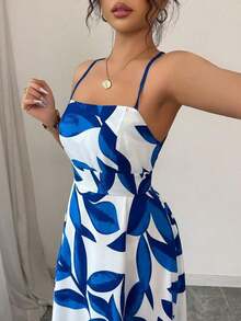 Vestido de playa con estampado de hojas, sin espalda, con correas cruzadas y bolsillos para mujeres - azul real - Ver 3
