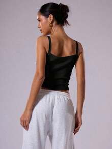 Camiseta de tirantes sencilla y lisa para mujer, básica casual para el día a día, parte de un armario cápsula, para uso diario, aeropuerto, vacaciones, vuelta al cole, elegante para primavera y verano, festivales - Negro - Ver 3