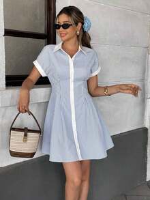 Vestido camisero casual de vacaciones, de manga corta, ajustado a la cintura, de longitud media, en color azul y blanco a rayas - Azul - Ver 3