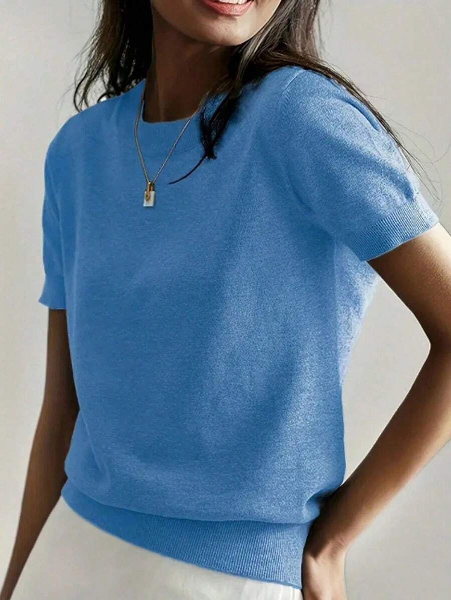 Camiseta de punto de manga corta de unicolor y peso ligero para mujer, top de verano minimalista en rojo - Azul eléctrico - Ver 1
