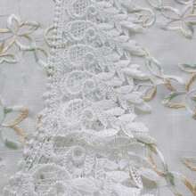 HXARTMIS 1件灰色亞麻格紋刺繡亞麻紋理桌布，鏤空波浪蕾絲飾邊長方形桌巾，鄉村復古風餐桌裝飾，適用於室內、戶外、婚禮、露台、茶會場景 - 白花+綠 - 查看 16