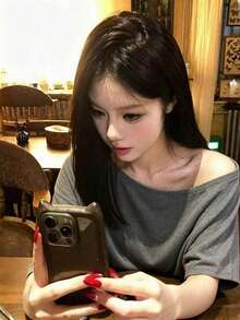 女款露肩短袖T恤，標準長度，聚酯纖維高彈力面料，夏季灰色上衣，適合辦公室日常穿著 - 灰色 - 查看 3