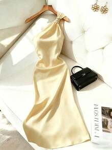 Vestido de verano elegante de mujer con decoración de metal y bajo asimétrico - Amarillo - Ver 3