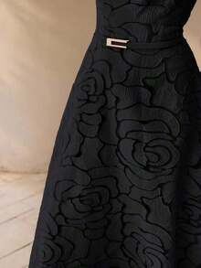 Vestido Elegante Premium Francés Sin Tirantes con Estampado Floral de Rosas y Corte en A para Damas - Negro - Ver 8