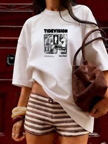 T-Shirt With "TIDEVISION" Text And Retro Screen Graphic,  Short-Sleeved T-Shirt For Spring And Summer 2026, Made In Mexico, 180 Grams. Cartoon Print, Couple Design, Suitable For Indoor Or Outdoor Wear. Crew Neck, Unisex, Ideal For Office And Leisure. One-Pack. - WH-P631577SLNDXZGY641 - Xem 3