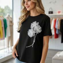 Women's Cotton T-Shirt With 3D Mesh Flower Appliqué, Round Neck, Short Sleeve, Casual Top, Loose Fit, Basic Summer T-Shirt, Sizes S-5XL Available, Black And White Flower Adorned Shirt, Fashionable Blouse For Everyday Wear. - 黑色 - 查看 1