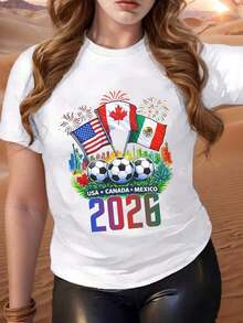 Características de la camiseta: Diseño con banderas de EE. UU., Canadá y México, balones de fútbol, fuegos artificiales y paisajes urbanos. Texto: EE. UU., Canadá, México 2026. Adecuada para uso casual, eventos deportivos y celebraciones nacionales. Camiseta de mujer, camiseta de la Copa Mundial 2026, camiseta con estampado gráfico, tela de algodón puro de baja elasticidad, cómoda de llevar, camiseta de manga corta, camiseta casual para uso diario al aire libre, camiseta de equipo, la mejor opción para regalos de la Copa Mundial (tallas S-5XL). playeras de mujer - Blanco - Ver 6