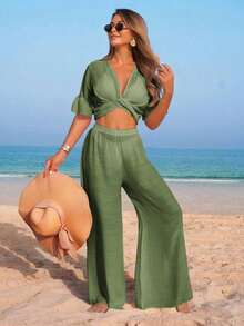 Conjunto de vacaciones de verano para mujer con top corto de manga corta con volantes y escote en V sin espalda, pantalón de pierna ancha y cubrecuerpo - Verde Oscuro - Ver 1