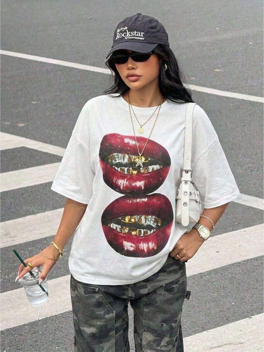 Camiseta genial informal, nueva colección de verano 2026, camiseta gráfica con estampado de labios estilo retro Y2K hippie vintage de talla grande, ropa de calle de moda para chicas adolescentes, 100% algodón, moda de verano. - Blanco - Ver 1