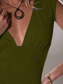 Camiseta sin Mangas Casual Ajustada con Cuello en V Profundo para Mujer, Primavera/Verano - Verde militar - Ver 4