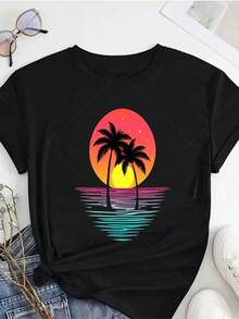 New In Fashion - BrightRetro Women's Palm Tree Sunset Print T-Shirt, Perfect For Summer And The Beach. This Casual T-Shirt Features A Tropical Print, A Crew Neck, And Short Sleeves. It's A Vintage Urban Style, Unisex, Made Of Loose-Fitting Cotton, And Has A Crew Neck. - 黑色 - 查看 1