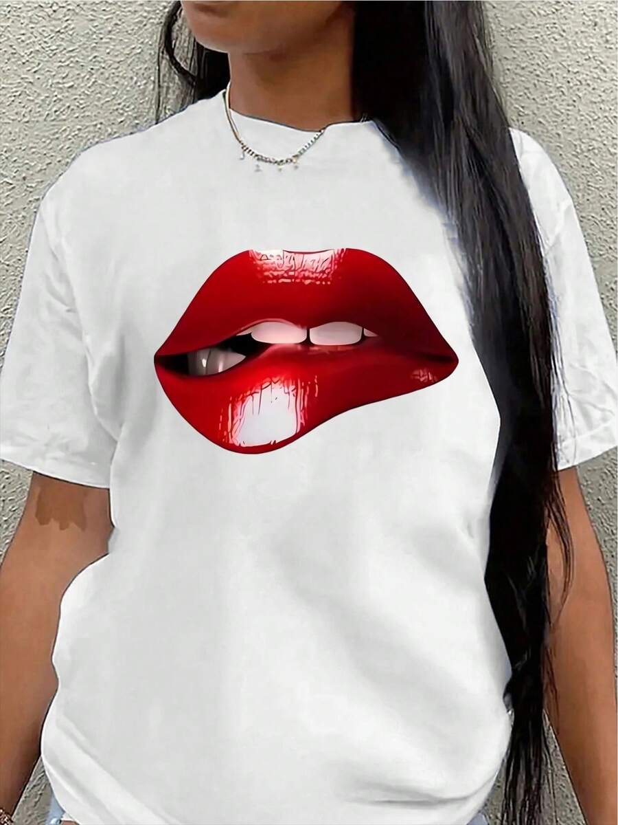 This Lightweight And Durable Short-Sleeved T-Shirt Features A Striking Red Lip Design And Is Perfect For Casual Outings At Home, Cafes, Or The Office, Offering A Comfortable Everyday Wear Experience. - 白色 - 查看 1