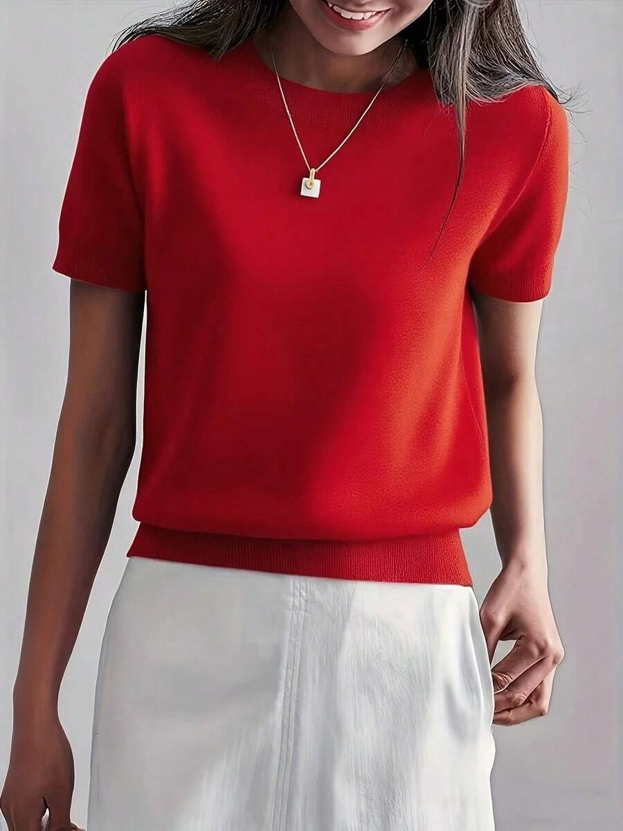 Camiseta de punto de manga corta de unicolor y peso ligero para mujer, top de verano minimalista en rojo - Rojo - Ver 1