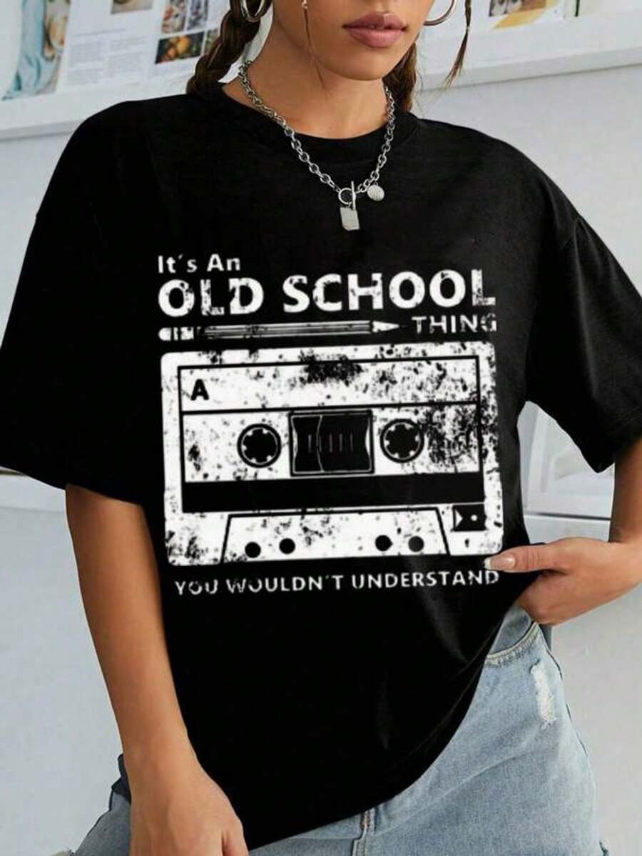 Women's Short-Sleeved T-Shirt With Round Neck And Print. It's Old School, You Wouldn't Understand. Sizes S-3XL. Fashionable, Comfortable And Breathable. Machine Washable. - 黑色 - 查看 1