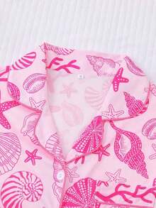 Set de 2 piezas de pijama para mujer con estampado de conchas marinas, top de manga corta con cuello y pantalones cortos de cintura elástica, conjunto de ropa de estar en casa elegante para vacaciones, fiestas y uso casual - Rosa - Ver 3