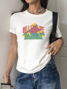 Colorful Mountains Symbolizing Rising Energy And Inner Strength With Vibrant Lettering Evoking Passion And Confidence. Modern Casual Women's T-Shirt For Everyday Wear. - 白色 - 查看 1