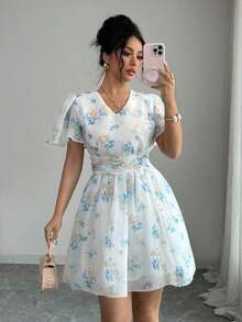 Vestido Estilo Francés  – Corto, Fruncido, con Estampado Digital y Elegancia Femenina - Azul - Ver 7