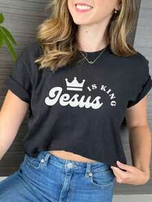 Christian T-Shirt 1pc, 'Jesus Is King' T-Shirt, Oversized Christian T-Shirt For Women, Retro T-Shirt With Bible Verse, Christian T-Shirt 'Love Like Jesus', Casual Short Sleeve T-Shirt With Round Neck And Graphic Print For Women, Gift For Mother's Day And Easter, Breathable And Comfortable. - 黑色 - 查看 1