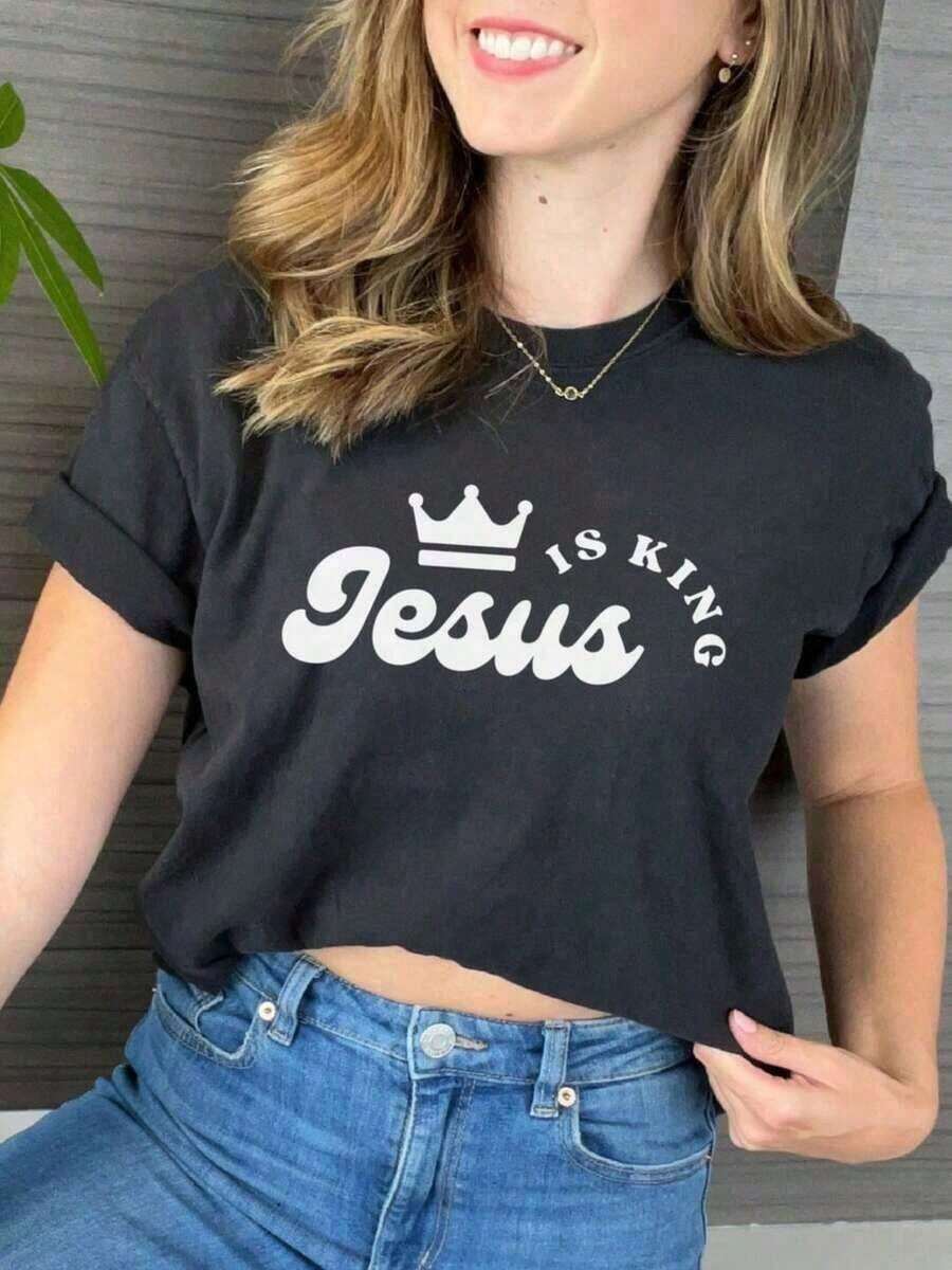 Christian T-Shirt 1pc, 'Jesus Is King' T-Shirt, Oversized Christian T-Shirt For Women, Retro T-Shirt With Bible Verse, Christian T-Shirt 'Love Like Jesus', Casual Short Sleeve T-Shirt With Round Neck And Graphic Print For Women, Gift For Mother's Day And Easter, Breathable And Comfortable. - 黑色 - 查看 1