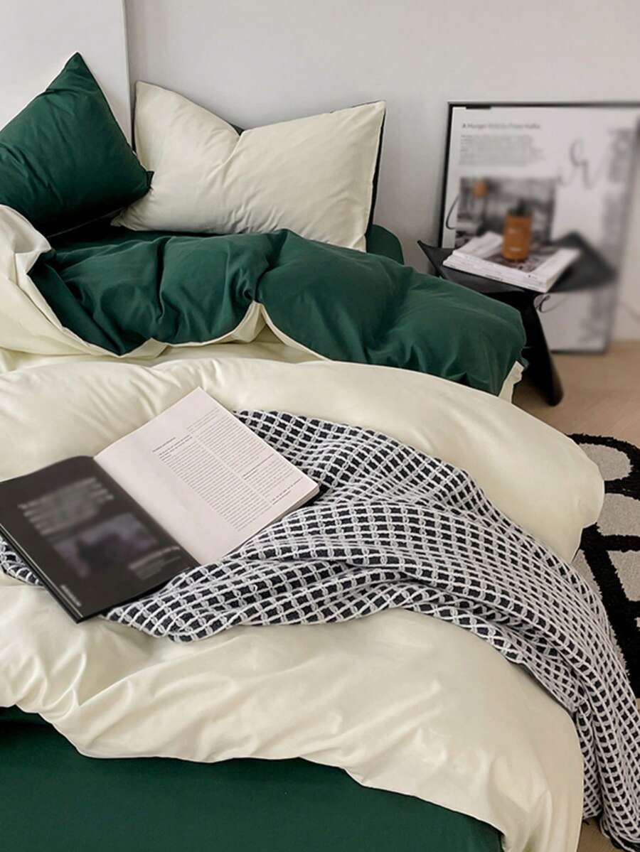 New Solid Color Patchwork Nordic Style Simple Polyester Duvet Cover 3 Pieces Set - Dark Green - View 1