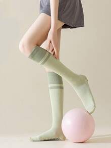 Vớ nén bắp chân phối màu dành cho yoga, vớ cao đến đầu gối chống trượt dùng cho tập Pilates, đạp xe, khiêu vũ. - Nhiều màu - Xem 3