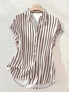 Camisa de manga corta de un solo pecho con hombros caídos y diseño a rayas de moda de verano, cierre delantero de botones de color contrastante de poliéster, diseño corto por delante y largo por detrás - Rayas marrones - Ver 3
