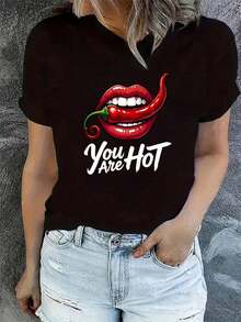 Women's Casual T-Shirts - Chili Pepper Print T-Shirt - Red Lips And Chili Pepper Design, Short-Sleeved Blouse Suitable For All Seasons, Machine Washable, Crew Neck, High-Quality Polyester, Casual Everyday Wear And Holiday Gift, Available In Various Colors For Family Gatherings. Women's Casual Summer Graphic Print T-Shirt, Short Sleeves, Crew Neck, Soft And Breathable, Ideal For Everyday Streetwear. - 黑色 - 查看 1
