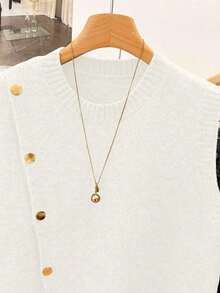 1 pieza Chaleco sin mangas de punto de unicolor con cuello redondo corto, diseño asimétrico con botones, accesorio de moda, chaleco versátil de punto para el verano - Blanco - Ver 4