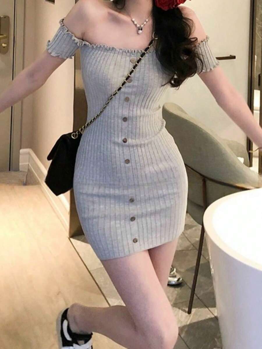 A French-Style Chiffon Suspender Dress With A Rose Print. This Summery Design Features An Elegant Openwork Floral Print And A Fitted Skirt. - Grey - View 1