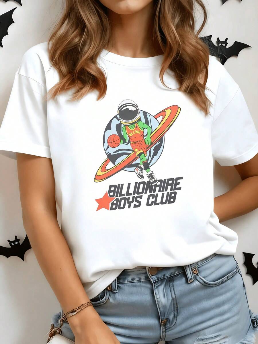 Astronaut Playing Basketball On A Planet Symbolizing Adventure, Energy And Passion For Achieving Dreams Among The Stars. Modern And Comfortable Women's T-Shirt, Ideal For A Casual Urban Look. - 白色 - 查看 1