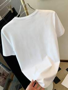 Women's Casual Blouse, Simple Style For Everyday Wear. Design With A Rosary And Heart-Shaped Cross Pattern, Simple And Elegant. Short-Sleeved, Round-Neck Athletic T-Shirt With A Unique Print, Fashionable And Comfortable For Women. - 白色 - 查看 3