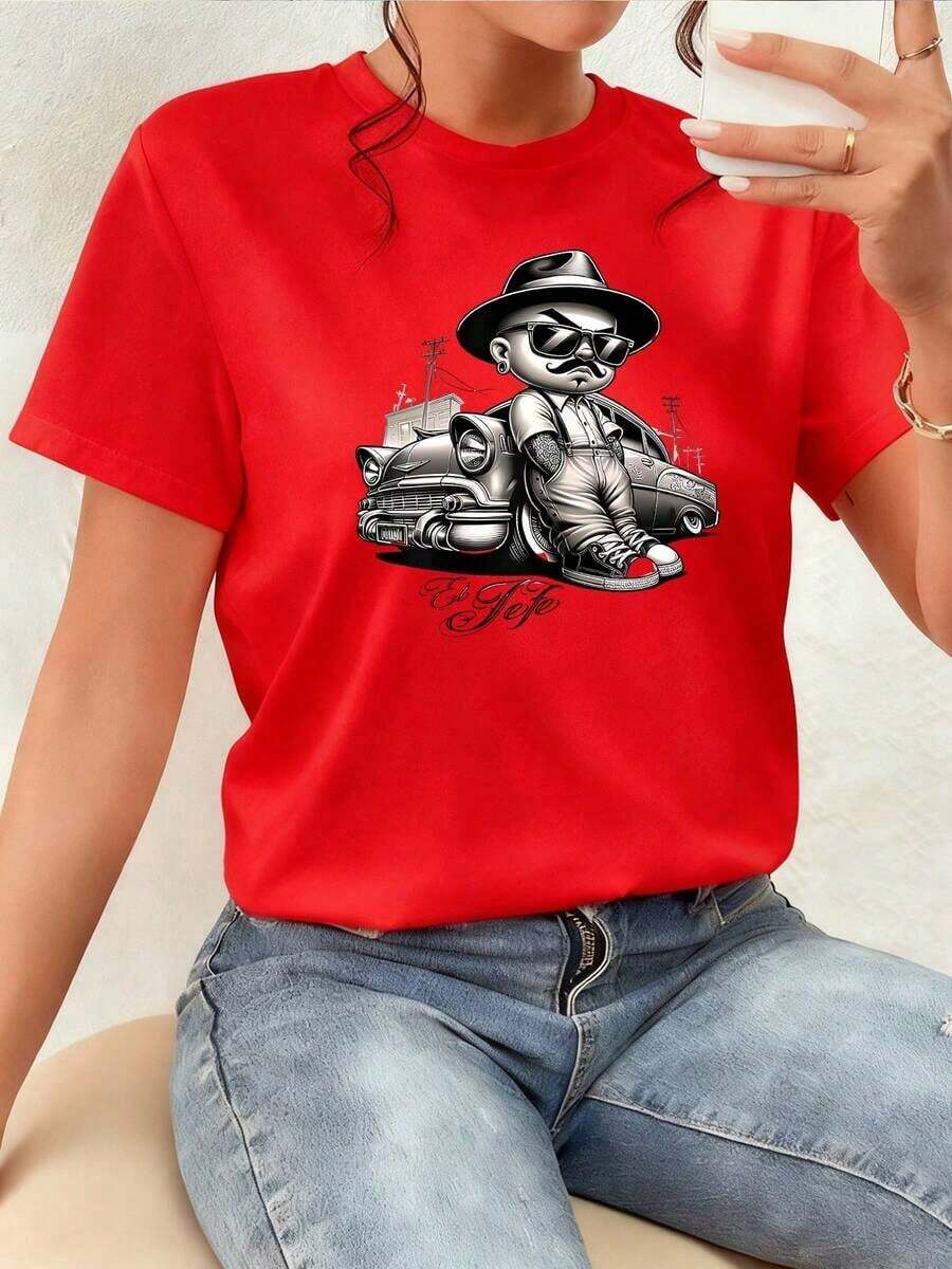 Soft. Artistic Figure Of An Urban Leader With A Hat Next To A Classic Car Symbolizes Strength, Respect, Elegance, And Confidence Of The Streetwise Soul, Reflecting A Strong Character And Independent Lifestyle Full Of Positive Attitude. Women's T-Shirt, 100% Cotton. New Summer Women's T-Shirt, Casual And Comfortable Crew Neck Top - 紅色的 - 查看 1