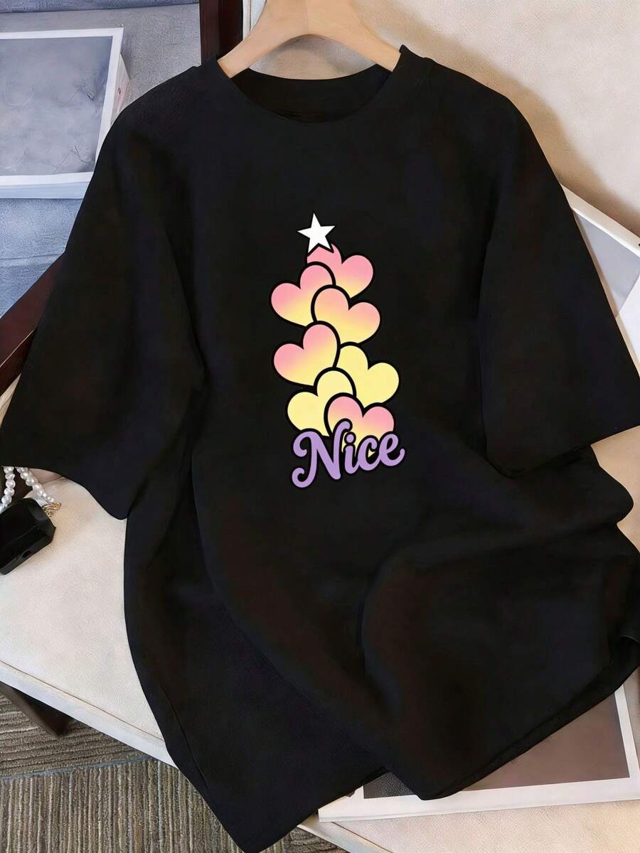 Camiseta de manga corta para mujer con estampado de corazones coloridos de primera calidad | Exquisitas frases en caligrafía morada, tela ligera, adecuada para uso diario, salidas informales o reuniones con amigos, perfecta para usar en capas o sola. Ecológica. - Blanco - Ver 1