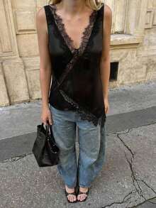 Blusa negra de mujer casual y elegante con cuello en V sin mangas, con encaje, recortes de encaje y bajo irregular, adecuada para uso diario/Día del maestro/atuendo de negocios/viajes/vacaciones relajantes.Blusa negra de encaje, blusa negra de e - Negro - Ver 10